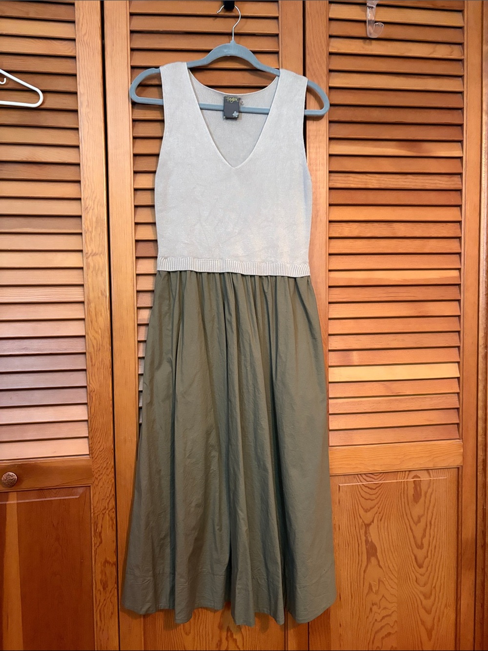 Taylor Two-Tone Sleeveless V-Neck Midi Dress in Light Gray and Olive